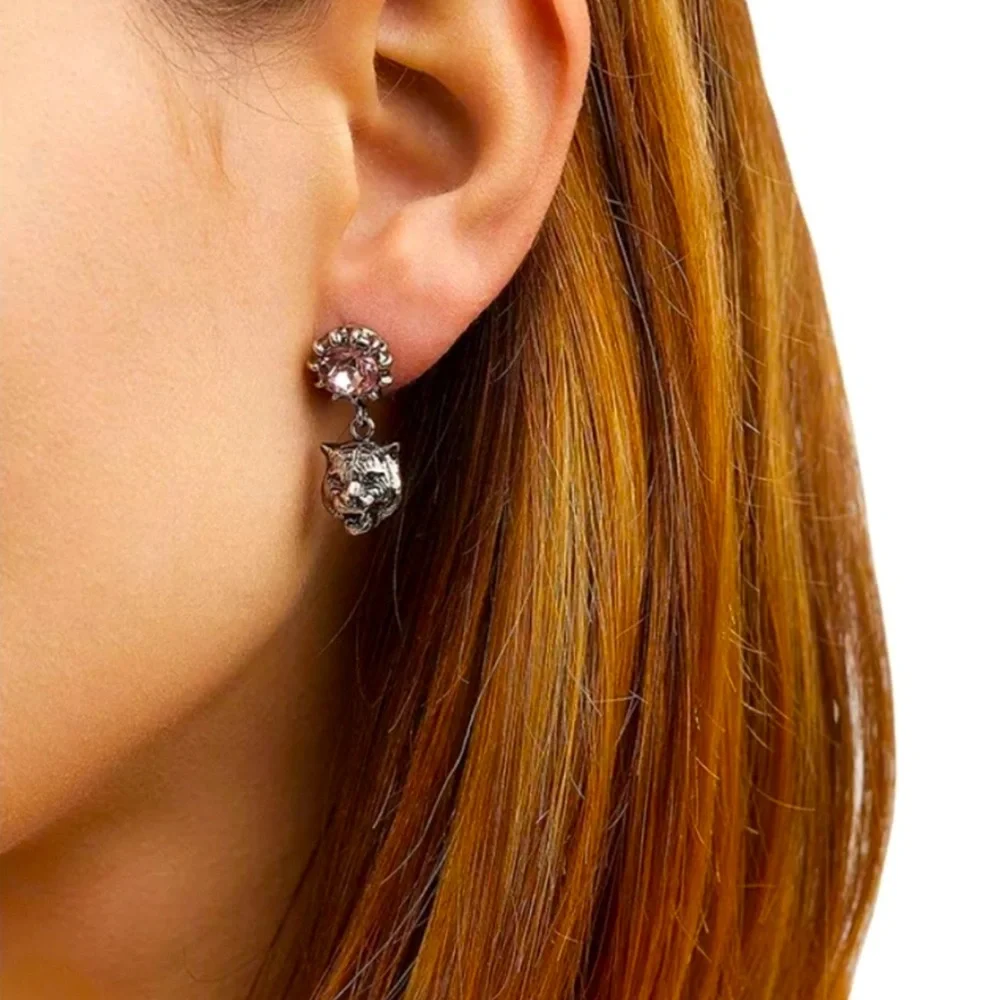 NEW✨$650 GUCCI Pink Crystal Stud Silver Tone FELINE TIGER CAT Dangle EARRINGS - Picture 8 of 11